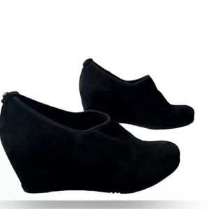 Stuart Weitzman Suede Skinny Wedge Heels Size 8.5